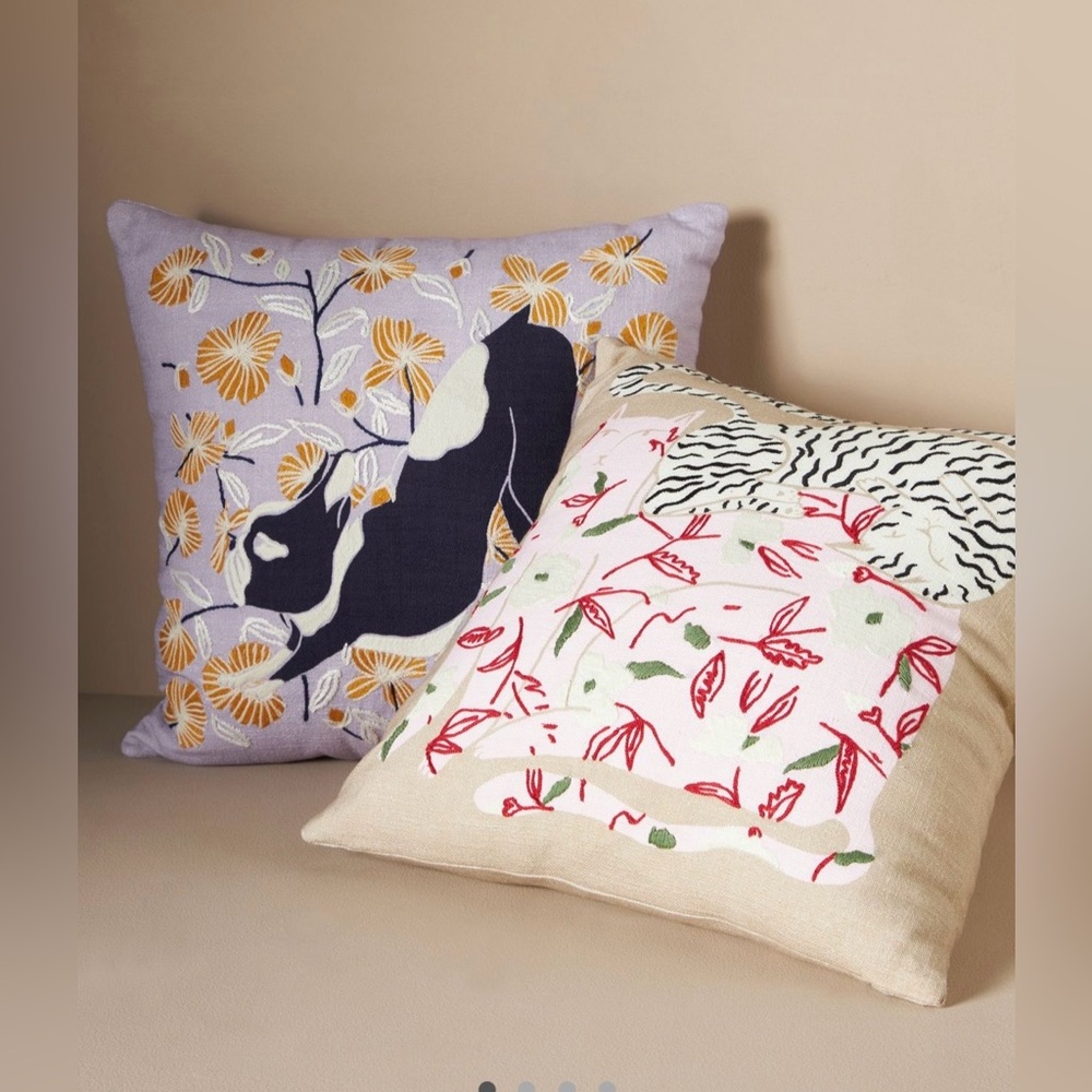 Anthropologie Connell French Bulldog Embroidered Pillow. - Picture 4 of 4